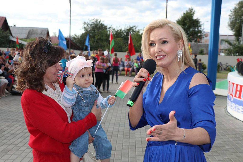 img_1827-1024x683 ТЫСЯЧА ЧЕЛОВЕК НА КРАСНОЙ ПЛОЩАДИ. В Ветке прошёл концерт в рамках акции «Мы — вместе за Беларусь!»