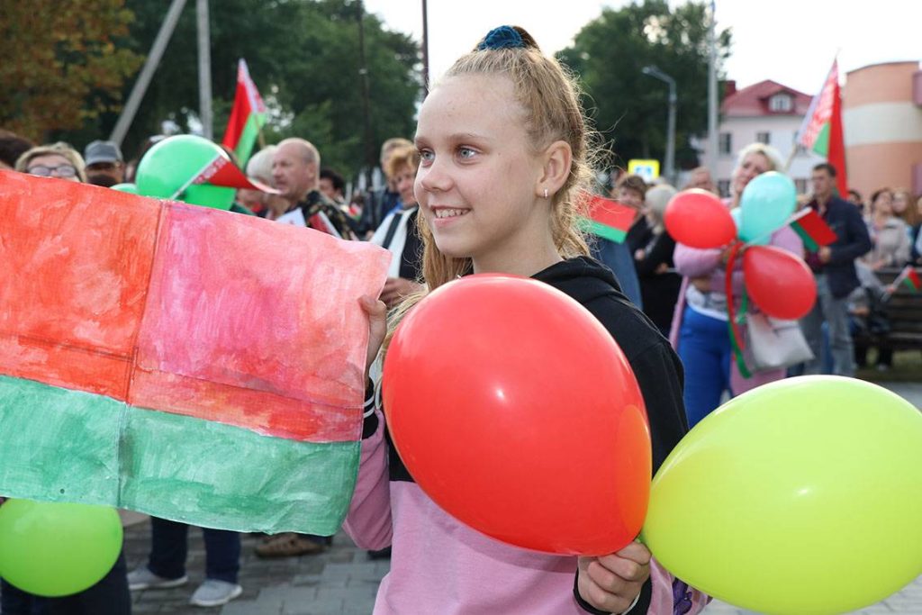 img_2922-1024x683 В Ветке прошёл митинг в поддержку мира, безопасности и спокойствия в Беларуси