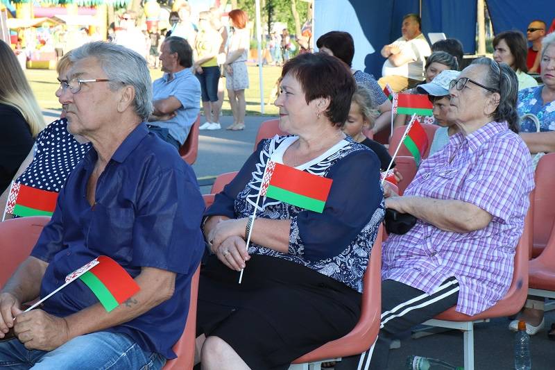 vetkovski_raion_za_belarus_2_08_08 Фотозарисовки с концерта "Вместе за Беларусь"