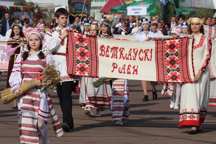 vetkovski_raion_dojinki_30_09 В субботу в Мозыре состоялся самый крупный аграрный фестиваль области — «Дожинки-2020», который собрал сотни лучших тружеников села и тысячи гостей со всех уголков Гомельщины