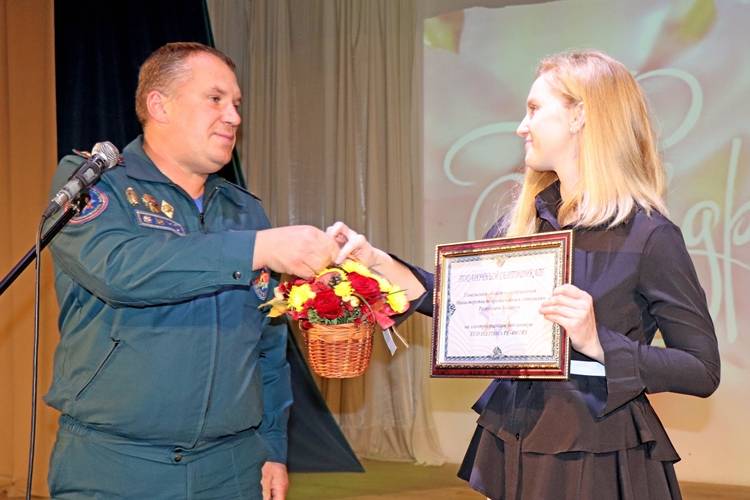 vetkovski_raion_den_ychitelia_08_10-4 В минувшую пятницу на главной сцене Ветковского района чествовали учителей