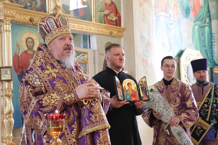 vetkovski_raion_borisionok_14_04-4 Сегодня архиепископ Гомельский и Жлобинский Стефан, в приходе храма Преображения Господня в г. Ветка совершил Божественную литургию