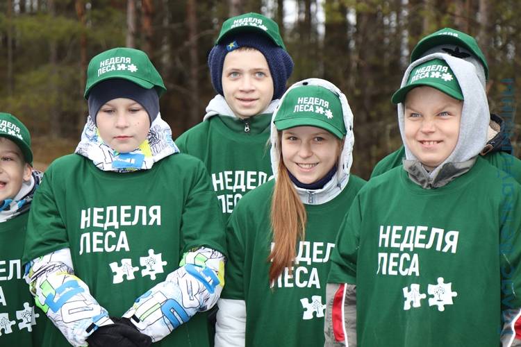 vetkovski_raion_nedelia_lesa_03_04-3 В Ветковском районе стартовала Неделя леса. Открыли республиканскую акцию учащиеся средней школы №1 г. Ветки им. А.А. Громыко и гимназии