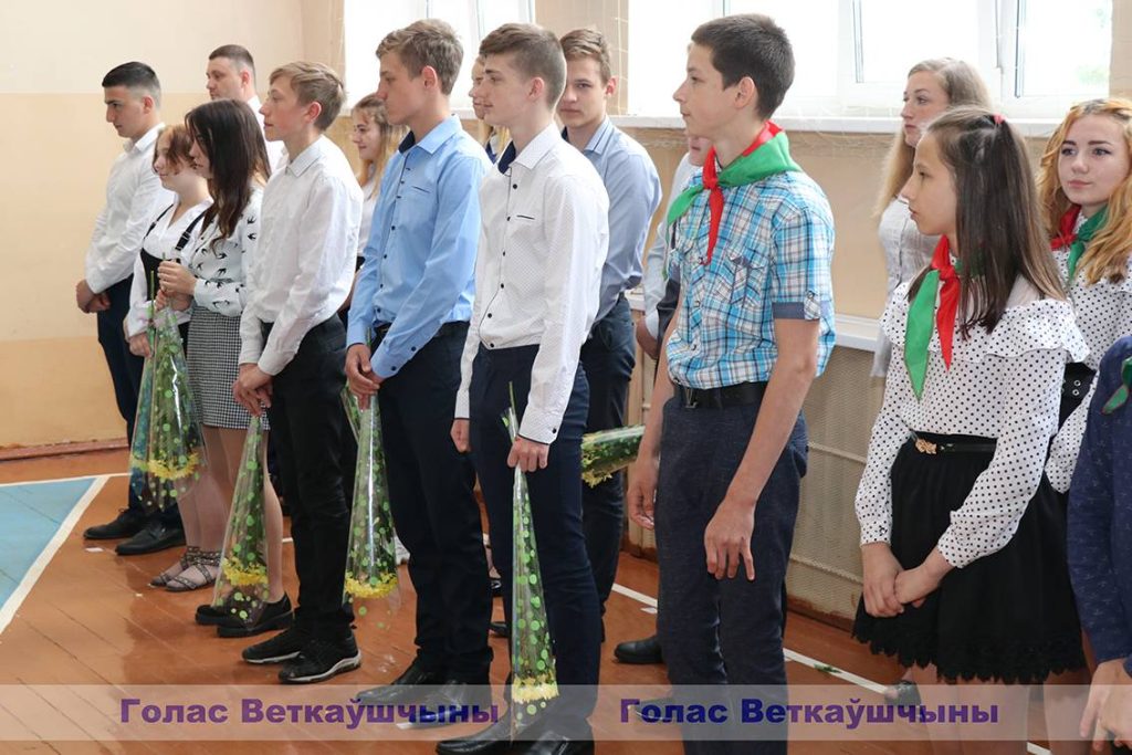 img_2230-1024x683 В Великонемковской школе прозвучал последний звонок