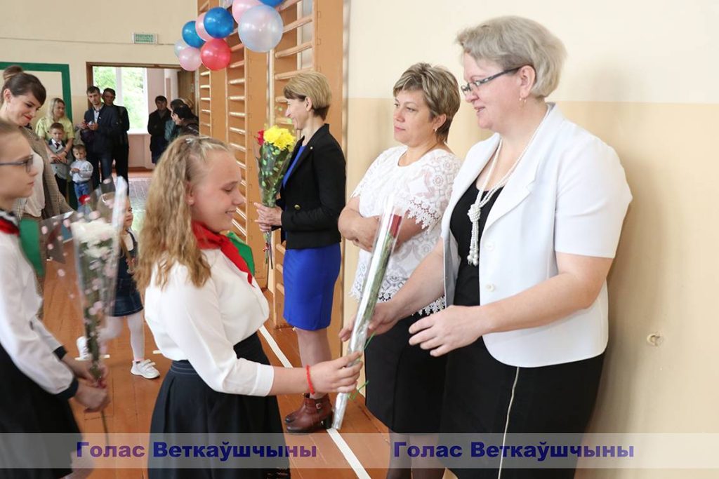img_2398-1024x683 В Великонемковской школе прозвучал последний звонок