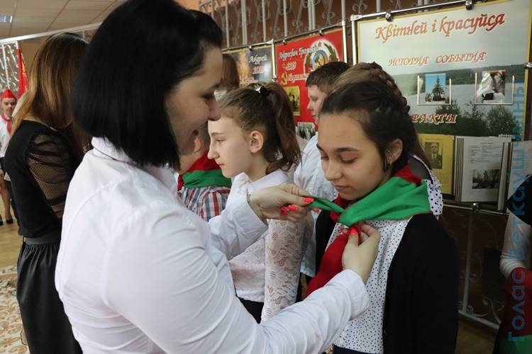 vetkovski_raion_pioneri_19_05-6 Ветковских школьников приняли в пионеры и октябрята