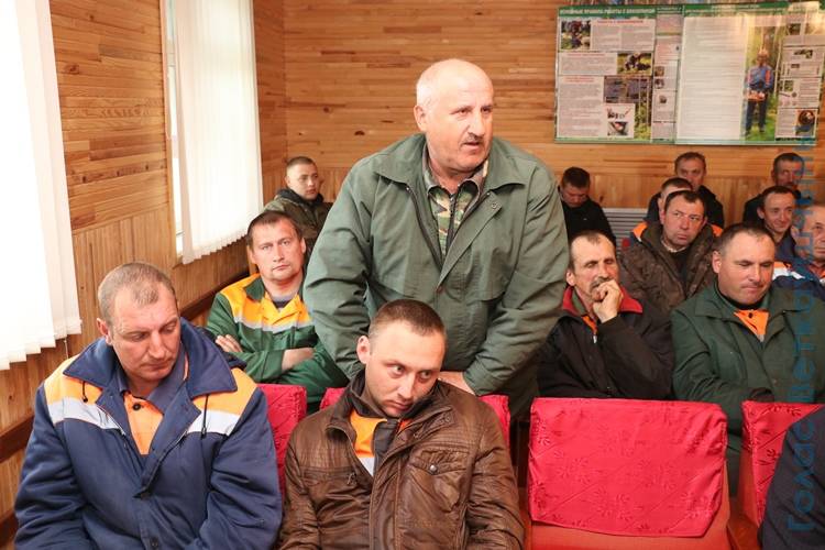 vetkovski_raion_silivonchik_stolbun_14_05-2 Глава района Павел Силивончик встретился с коллективом Столбунского лесничества