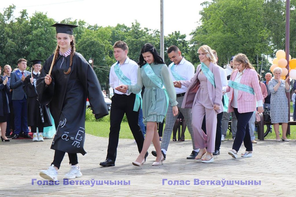 img_0764-1024x683 В Ветке прошёл районный бал выпускников