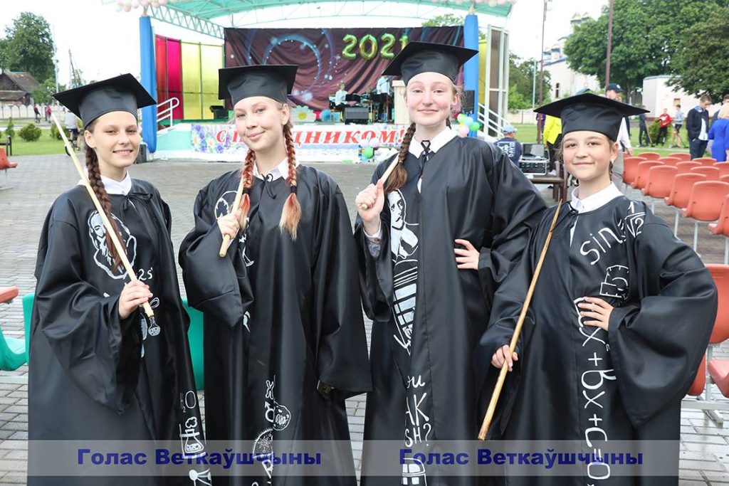 img_2833-1024x683 В Ветке прошёл районный бал выпускников