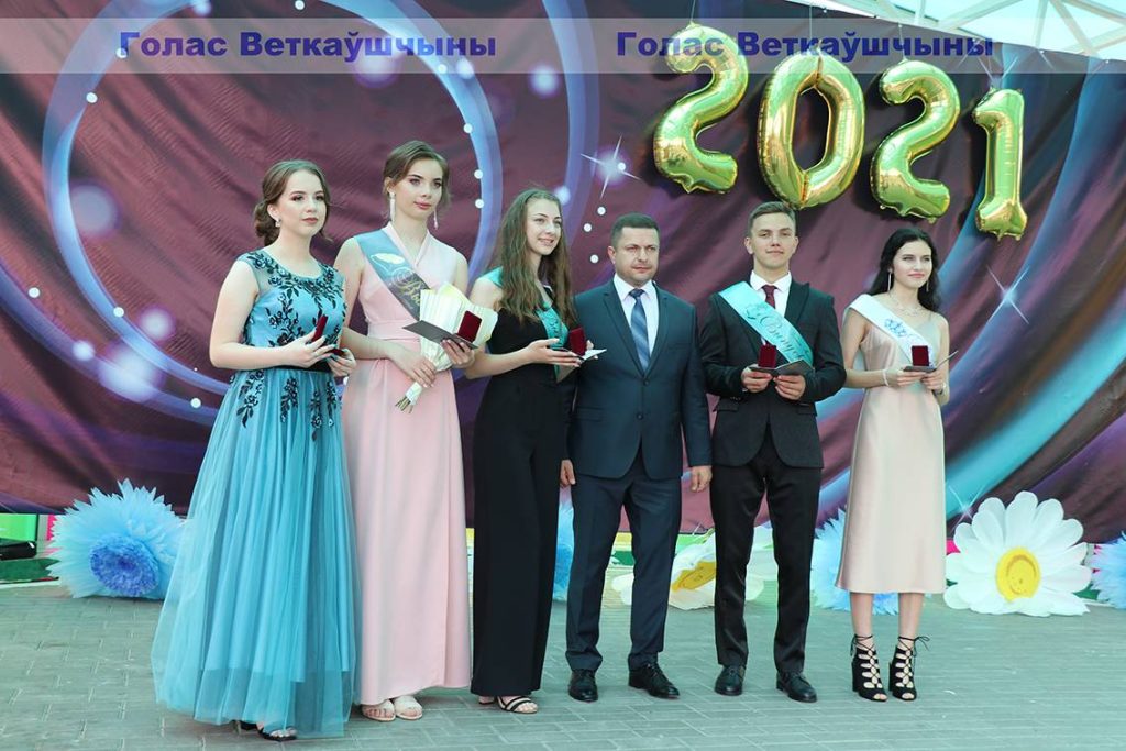 img_2848-1024x683 В Ветке прошёл районный бал выпускников