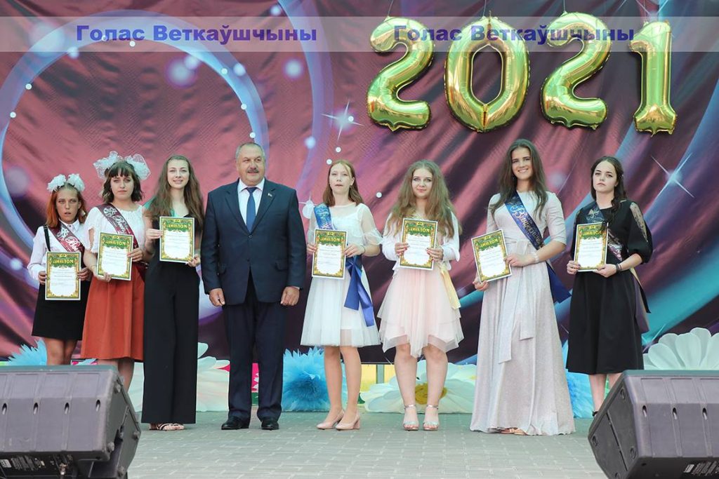img_2888-1024x683 В Ветке прошёл районный бал выпускников