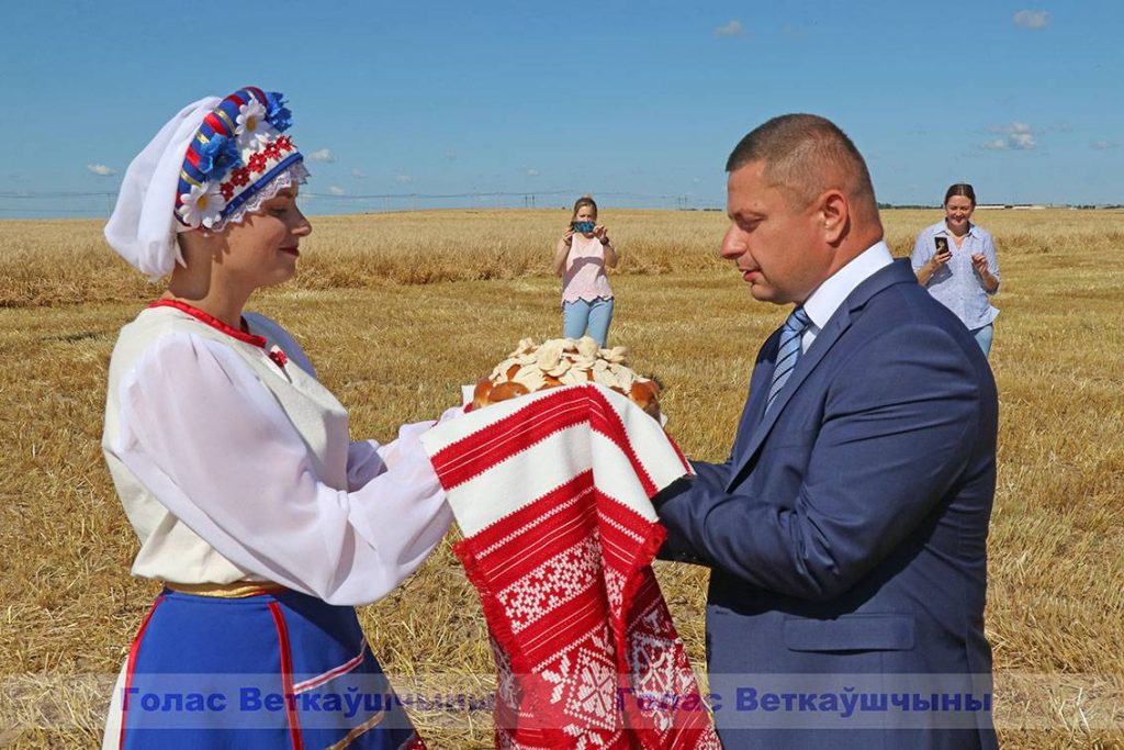 img_5390-1024x683 На поле ОАО "Хальч" состоялись районные "Зажинки" — праздник первого снопа