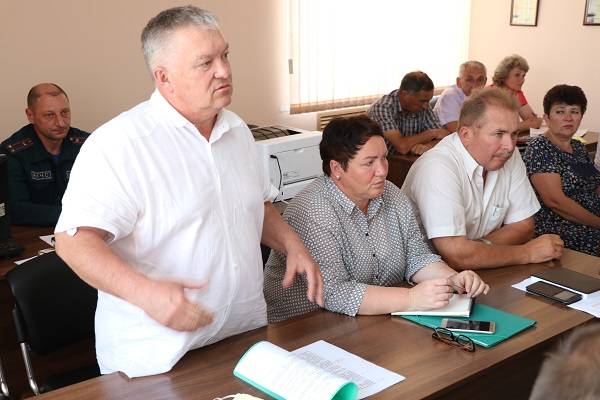 vetkovski_raion_privalov-2 Заместитель губернатора Владимир Привалов провёл в Ветке приём граждан и прямую телефонную линию, а также совещание областных субъектов профилактики правонарушений