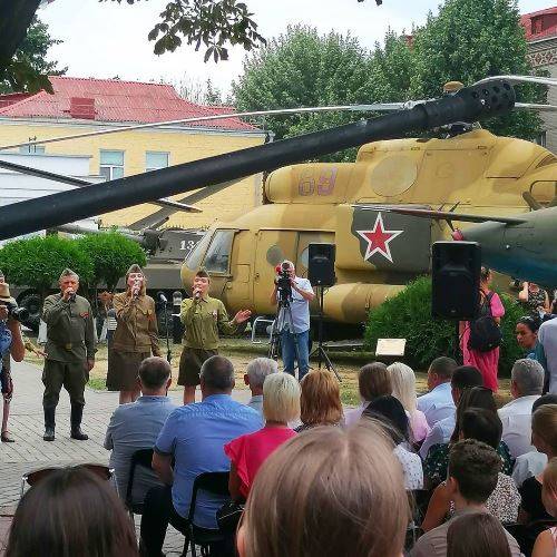 img_20210818_100152_154 В Гомельском областном музее военной славы наградили учащихся, которые принимали участие в реконструкции мемориального комплекса «Партизанская криничка»