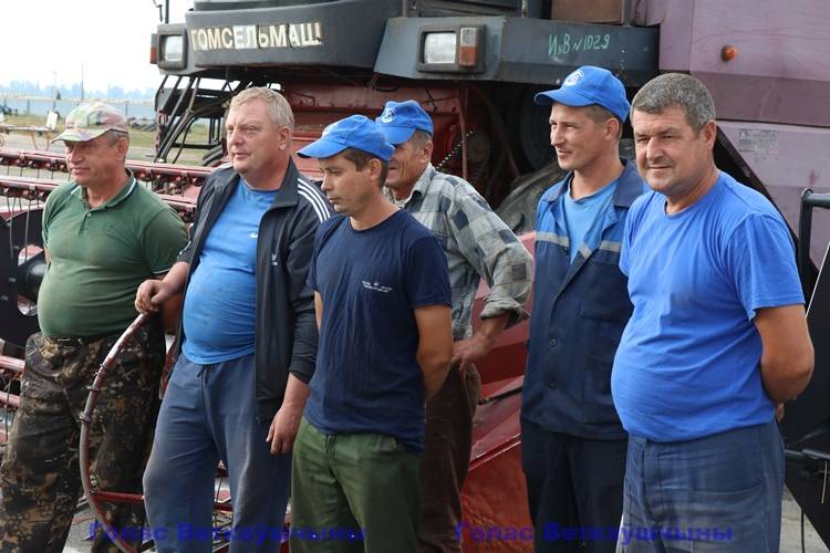 vetkovski_raion_tisiachniki_khalch_05_08-7 Сегодня руководство района чествовало комбайнеров-тысячников ОАО "Хальч"