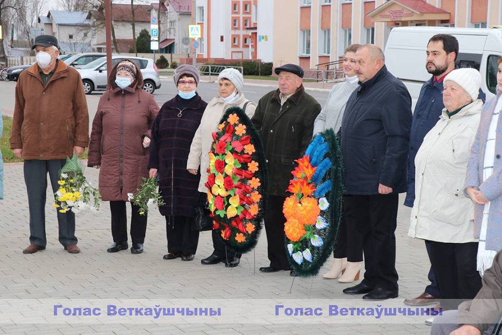 2-1024x683 На Красной площади в Ветке прошли торжества по случаю Дня Октябрьской революции