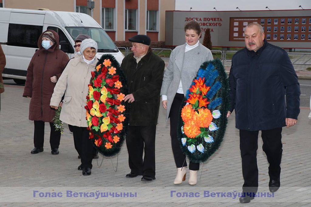 8-1024x683 На Красной площади в Ветке прошли торжества по случаю Дня Октябрьской революции