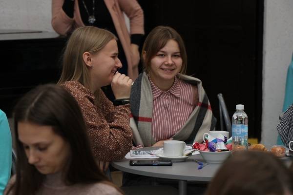 img_7748 Глава района Павел Силивончик встретился с молодыми специалистами, прибывшими в район в этом году