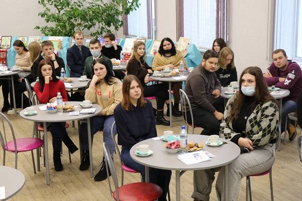 img_7787 Глава района Павел Силивончик встретился с молодыми специалистами, прибывшими в район в этом году
