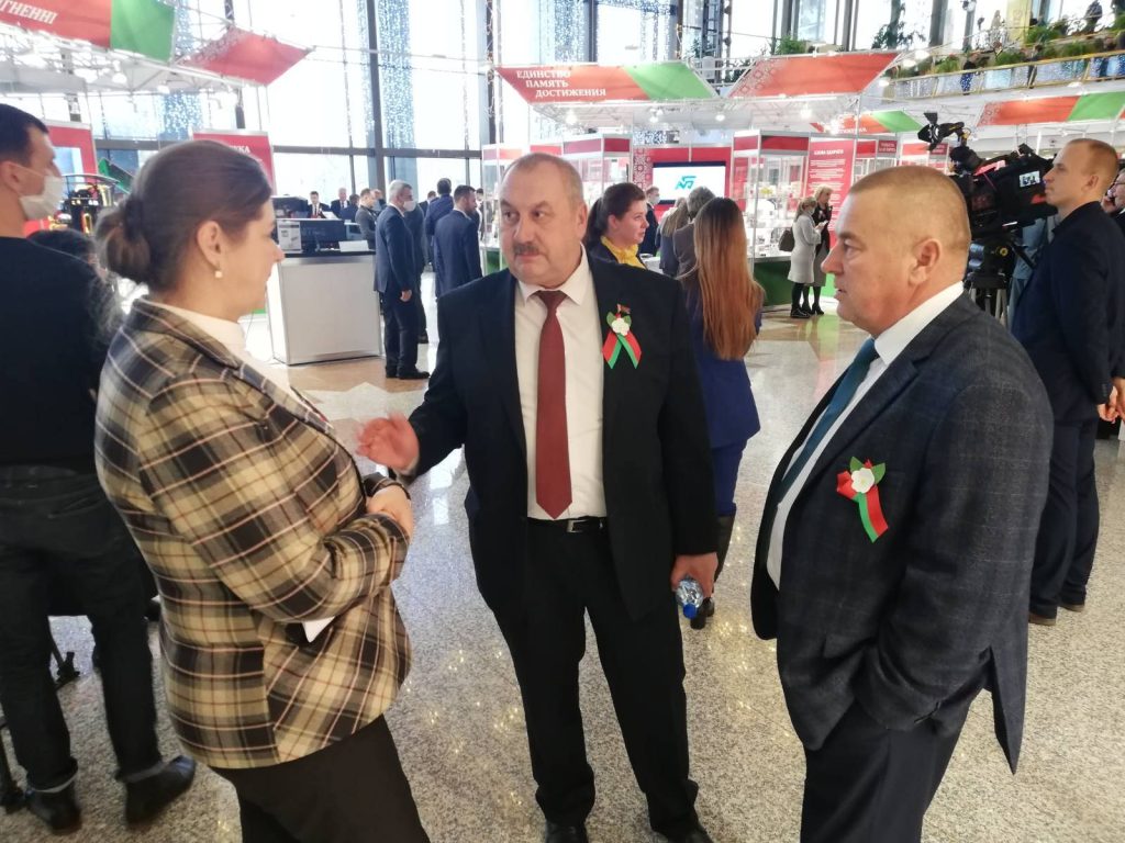 img-93c8e78cc7e4252fba81cc6b2d83f51d-v-1024x768 Во Дворце Республики делегация Ветковского района встретила много друзей и обменялась мнениями с депутатом Палаты представителей Национального собрания Республики Беларусь Николаем Васильковым