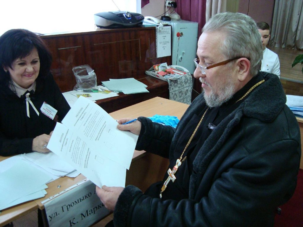 27-fevralya-2022_vetka_02-1024x768 Священнослужитель Чечерского округа принял участие в голосовании по поправкам к Конституции РБ