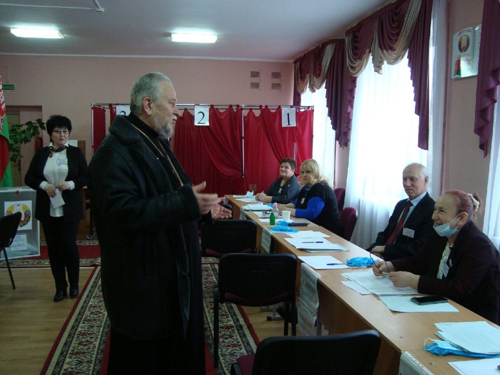 27-fevralya-2022_vetka_04-1024x768 Священнослужитель Чечерского округа принял участие в голосовании по поправкам к Конституции РБ