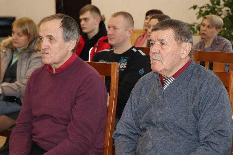 img_1508 В конференц-зале Ветковского центра культуры и народного творчества заместитель Министра культуры Сергей Саракач встретился с работниками учреждений культуры Ветковщины