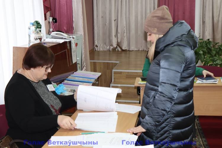 vetkovski_raion_1_schola_referendum_24_02-3 В Ветковском районе продолжается досрочное голосование. Атмосфера на участках располагающая