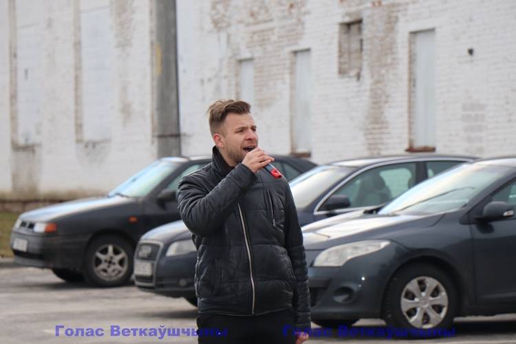 vetkovski_raion_23_fevralia_23_02-3 Концерт под открытым небом: сотрудников Ветковского РОВД с Днём защитников Отечества поздравили работники культуры и Белорусский союз женщин