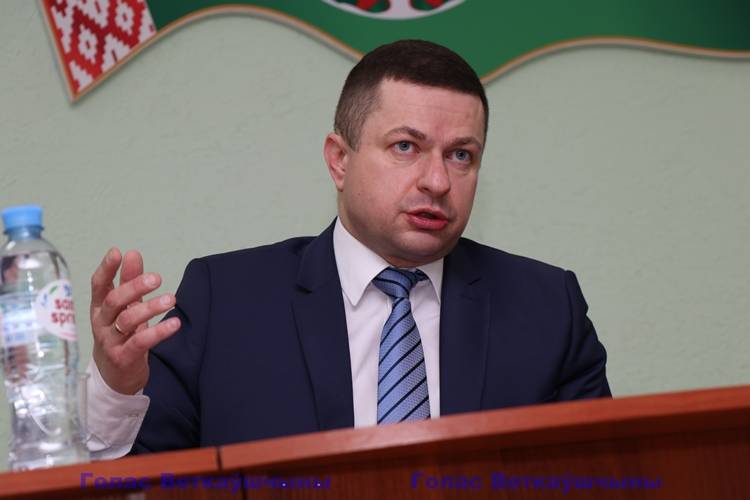 vetkovski_raion_drsy_04_04-3 Глава района Павел Силивончик поделился с коллективом ДРСУ-185 впечатлениями от обращения Президента, обсудил жизнь района и пригласил всех принять участие в референдуме