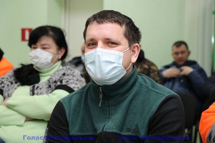vetkovski_raion_drsy_04_04-6 Глава района Павел Силивончик поделился с коллективом ДРСУ-185 впечатлениями от обращения Президента, обсудил жизнь района и пригласил всех принять участие в референдуме