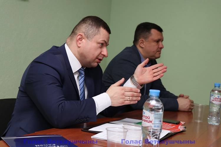 vetkovski_raion_drsy_04_04-7 Глава района Павел Силивончик поделился с коллективом ДРСУ-185 впечатлениями от обращения Президента, обсудил жизнь района и пригласил всех принять участие в референдуме