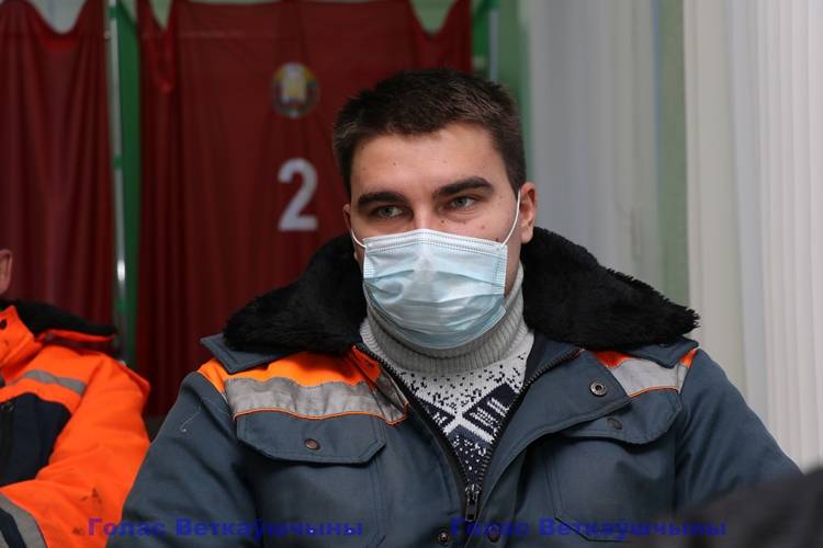 vetkovski_raion_drsy_04_04-9 Глава района Павел Силивончик поделился с коллективом ДРСУ-185 впечатлениями от обращения Президента, обсудил жизнь района и пригласил всех принять участие в референдуме
