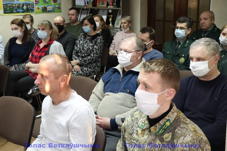vetkovski_raion_lesxoz_pred_10_02-3 О предстоящем референдуме, политической и экономической ситуации в стране и за её пределами шла речь в Ветковском спецлесхозе