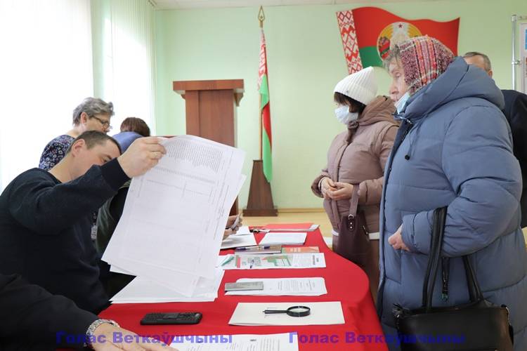 vetkovski_raion_referendum_dosrochnoe_22_02-6 Ветковчане голосуют досрочно: начало дня на участке для голосования №12 было достаточно активным 