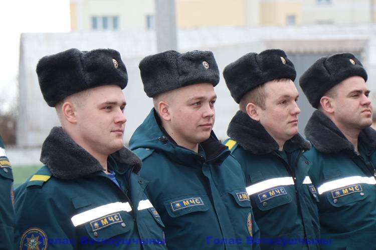 vetkovski_raion_rochs_den_zashitnika_23_02-2 Концерт под открытым небом: сотрудников Ветковского РОЧС с Днём защитников Отечества поздравили работники культуры и Белорусский союз женщин