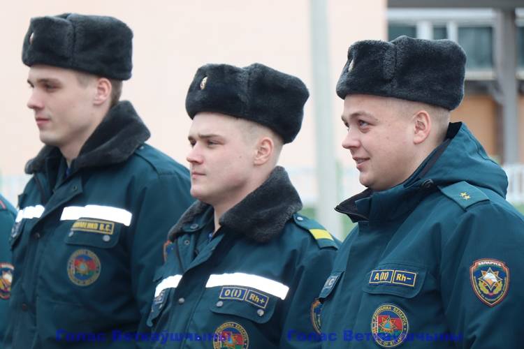 vetkovski_raion_rochs_den_zashitnika_23_02-3 Концерт под открытым небом: сотрудников Ветковского РОЧС с Днём защитников Отечества поздравили работники культуры и Белорусский союз женщин
