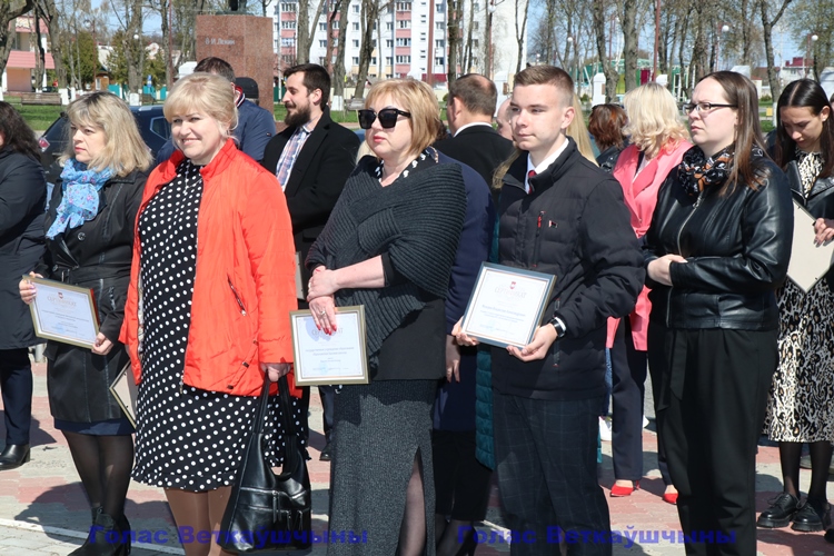 img_1276 Обновлённая Доска почёта открылась в Ветке в канун Праздника труда