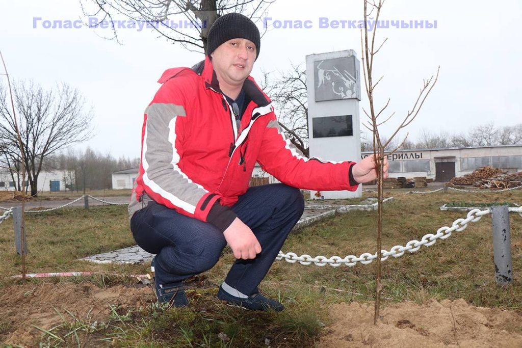 img_1335-1024x683 Важными объектами внимания участников субботника стали места воинской славы и мемориалы жертвам фашизма