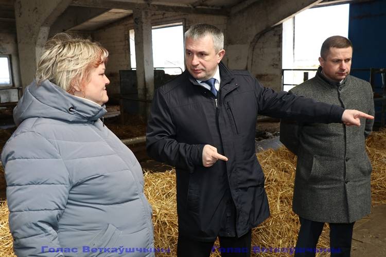vetkovski_raion_krupko_xalch_14_04-12 Сегодня губернатор области Иван Крупко посетил наш район, чтобы ещё ближе узнать, чем живут Ветковщина и ветковчане