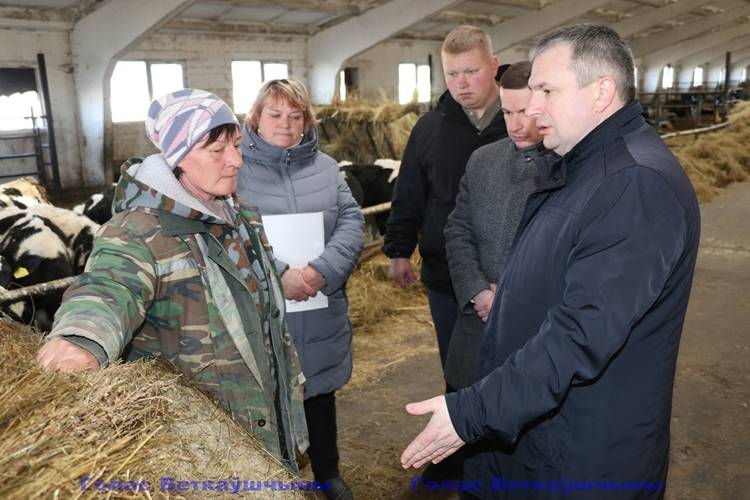 vetkovski_raion_krupko_xalch_14_04-13 Сегодня губернатор области Иван Крупко посетил наш район, чтобы ещё ближе узнать, чем живут Ветковщина и ветковчане