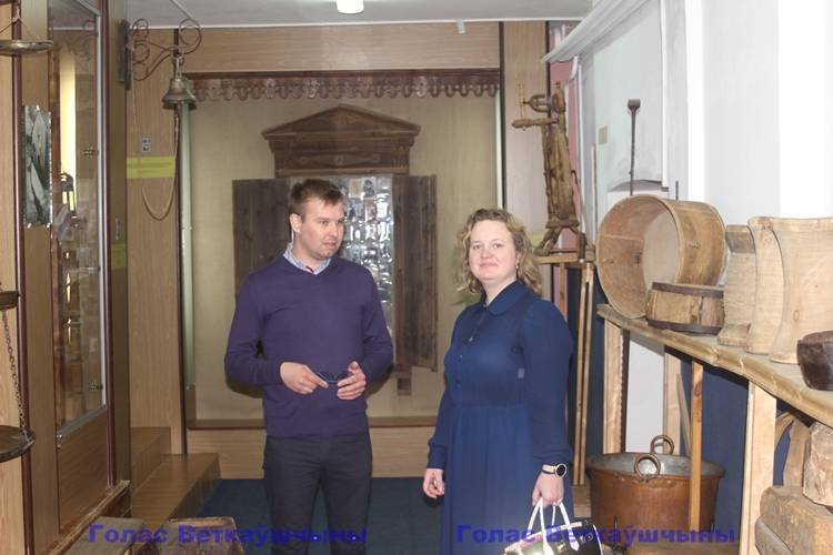 vetkovski_raion_musei_tsvetaeva_20_04-3 Начальник управления профессионального искусства Министерства культуры Республики Беларусь Мария Нецветаева ознакомилась с экспозицией Ветковского музея