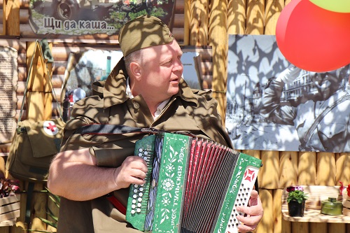 img_3139 Тематические подворья «А на войне как на войне» организовали коллективы учреждений и предприятий района