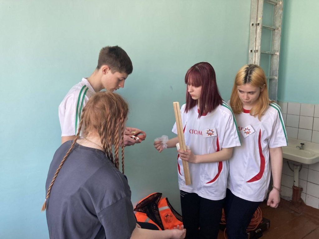 photo_2022-05-11_16-57-28-2-1024x768 Сегодня в городской школе прошёл районный слёт клубов спасателей-пожарных