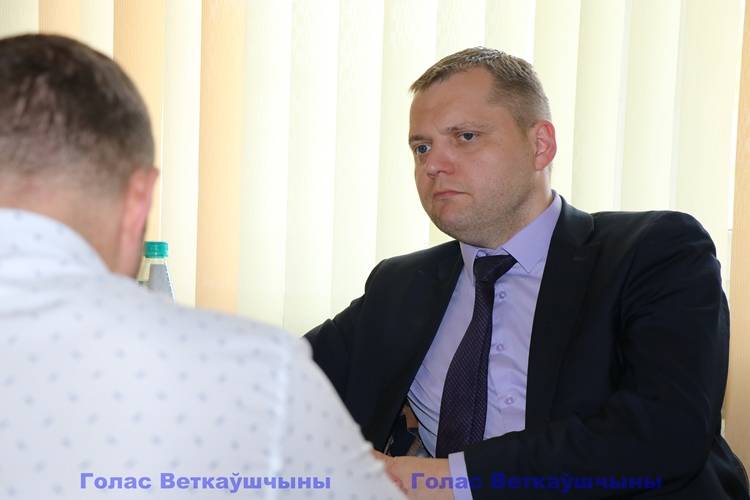 vetkovski_raion_den_soveta_danilovichi_13_05 В рамках Дня Совета председатель Ветковского райисполкома Павел Силивончик и прокурор района Роман Фурс провели приём граждан в Даниловичах