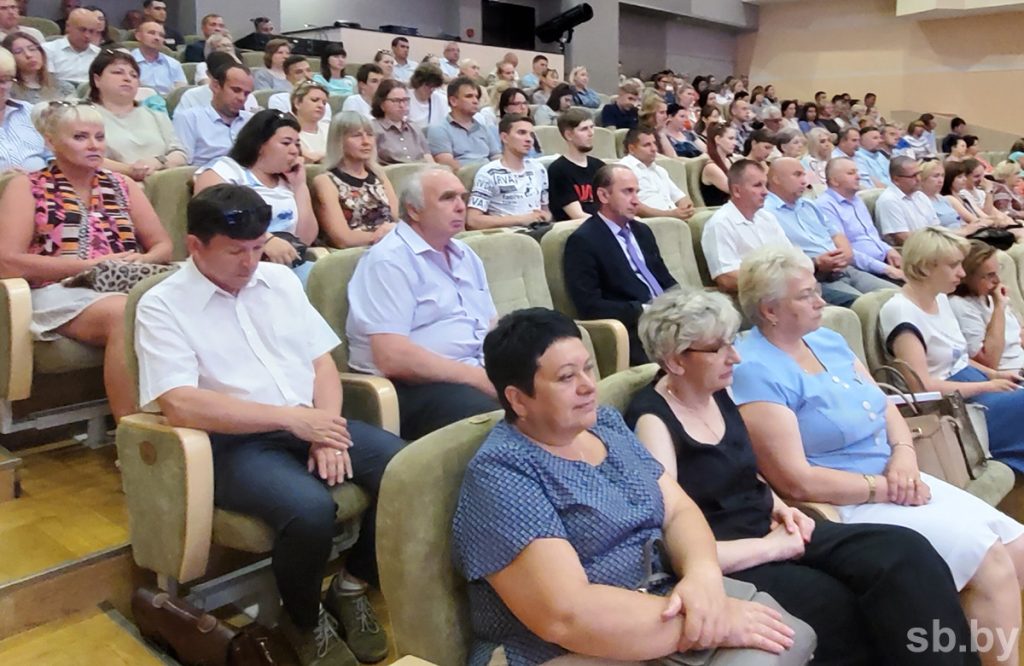 p7hswtymp9uti5a7zghxkrjmx8c02p49-1024x666 «Когда приходит враг, не надо объяснять, где добро, а где зло» – Гигин на диалоговой площадке в Жлобине