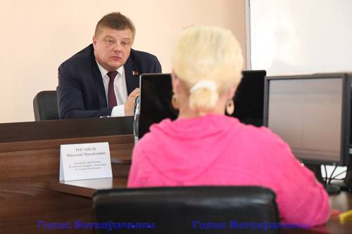 rogacyk-1 Помощник Президента — инспектор по Гомельской области Николай Рогащук провёл приём граждан в Ветке