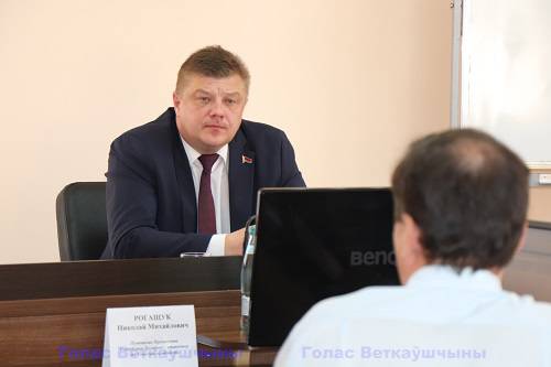 rogacyk-3-1 Помощник Президента — инспектор по Гомельской области Николай Рогащук провёл приём граждан в Ветке