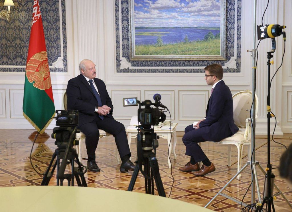 01-1024x745 Александр Лукашенко дал интервью Франс Пресс