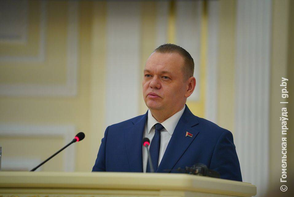 afs1psl6qy4qq1xhfcka3ddci6fhwp8h «Это самая значимая сфера». В облисполкоме в новой должности представили Дмитрия Алейникова